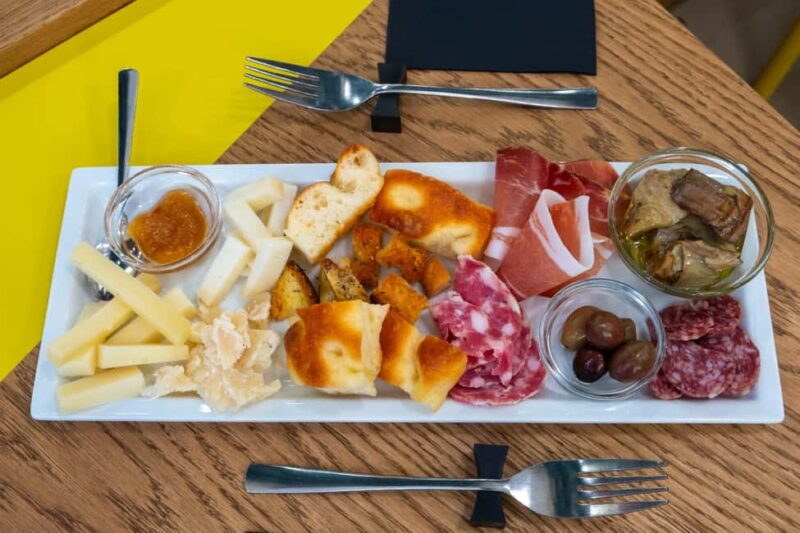 Milan: Wine Tasting Experience with Platter - The Wines from Small, Family-Owned Wineries