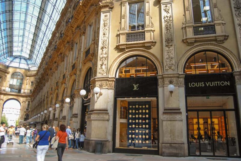 Milano: Highlights Private Tour, Duomo, Castle & Gelato - Exploring La Scala and the Theatre’s Artistic Legacy