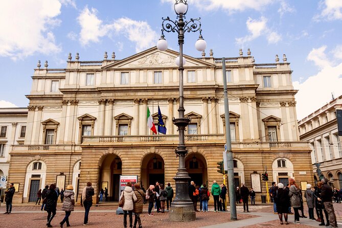 Milan's Opera Gem and La Scala Guided Walking Tour - The Experience of the Guide and Tour Flow