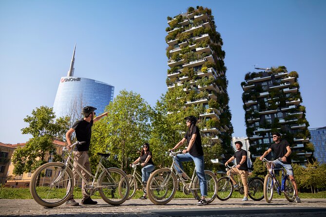 Miles and smiles /// Milan's ride - Exploring Milan on Two Wheels