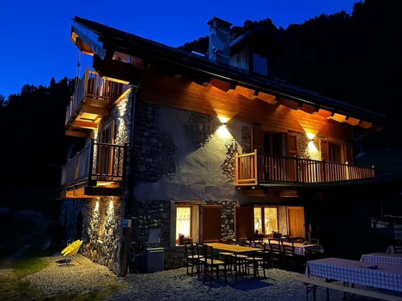 Milky Way: night snowshoe hike with a typical dinner in a mountain hut - The Mountain Hut Experience and Authentic Dinner