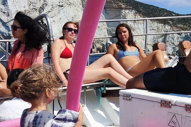 Milos Half-day Tour to Kleftiko - Onboard Experience: Food, Beverages, and Atmosphere