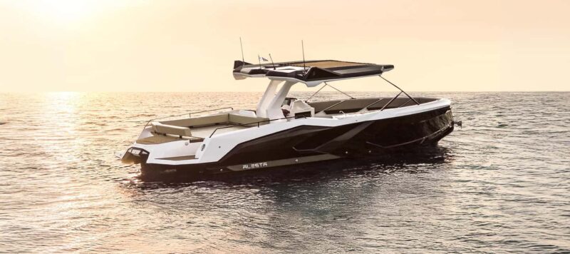 Milos: Small Group Yacht TourKleftiko Sarakiniko Poliegos - Exploring Kleftiko’s Secluded Coves and Crystal Waters