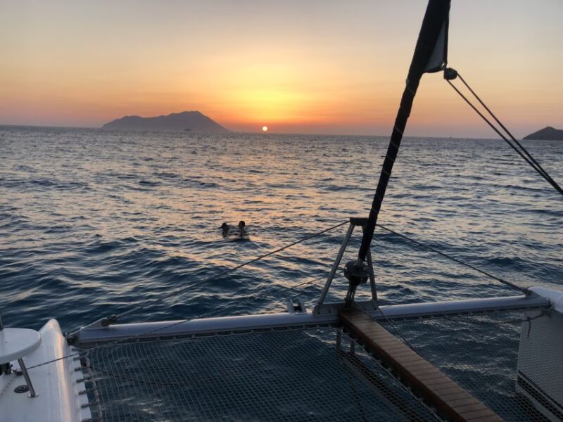 Milos: Sunset Catamaran Cruise with Kleftiko Visit - Explore Milos on a Sunset Catamaran Cruise with Kleftiko Visit