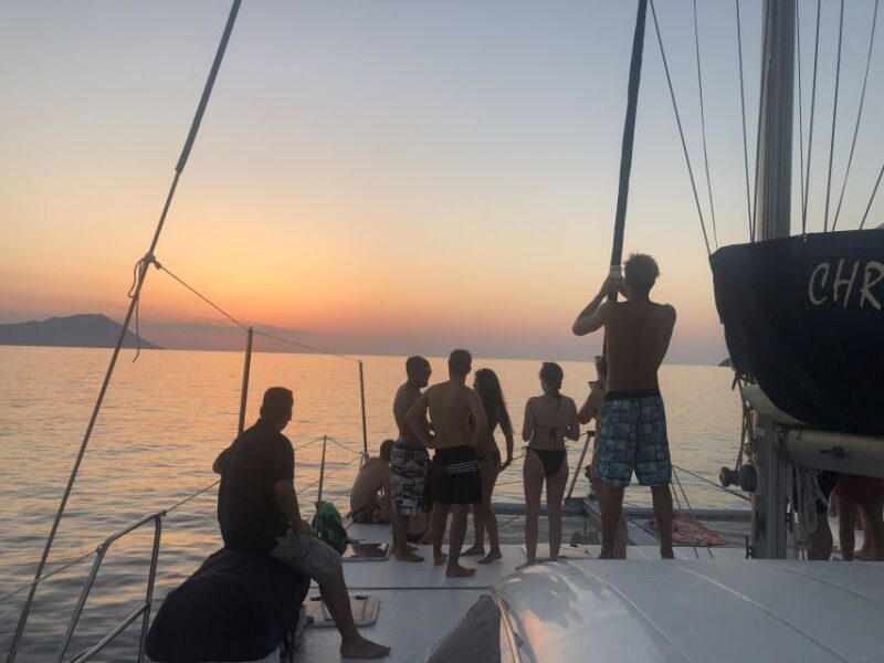 Milos: Sunset Catamaran Cruise with Kleftiko Visit - Discover the Kleftiko Sea Caves and Hidden Labrinth