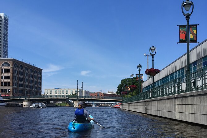 Milwaukee Cheese Curd Kayak Tour - Key Points