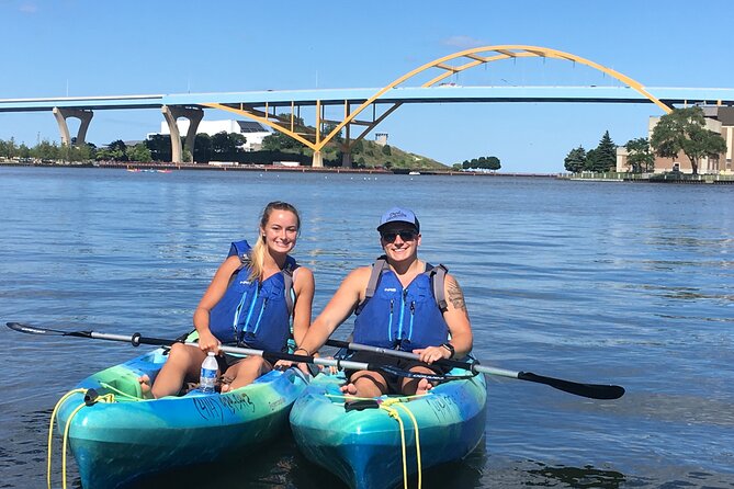 Milwaukee Cheese Curd Kayak Tour - Practical Details: Meeting Points, Group Size, and Accessibility