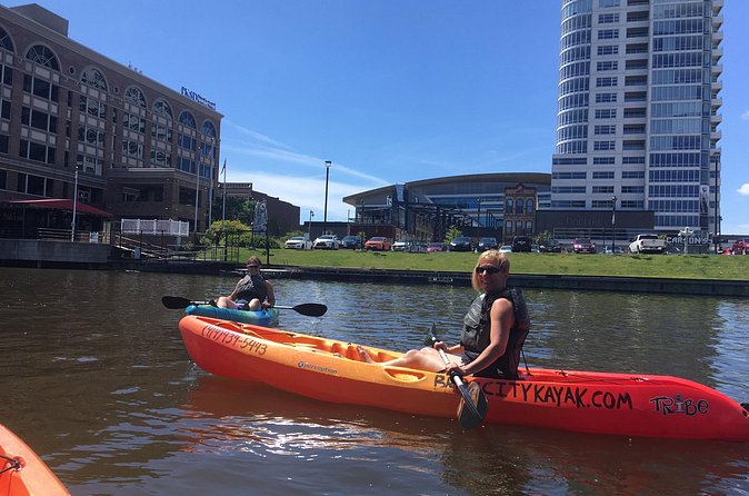 Milwaukee Cheese Curd Kayak Tour - What Makes This Tour Stand Out in Milwaukee