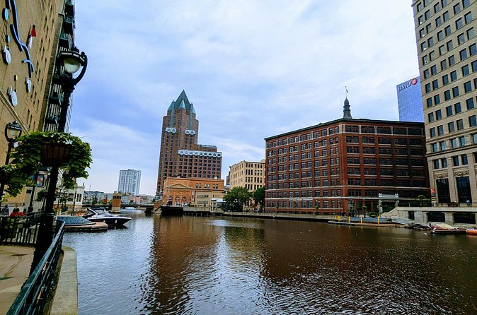 Milwaukee Scavenger Hunt Walking Tour and Game - Flexibility and Booking Convenience