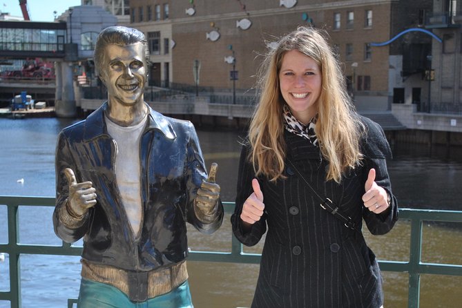 Milwaukee Tour - Enjoy Panoramic Views at North Point Lighthouse Park