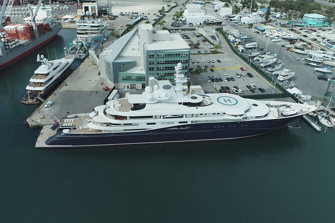 Mimosas, Mansions & Megayachts Tour - The Experience of Sipping Mimosas on the Water