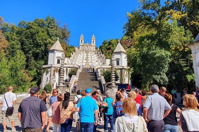 Minho Tour Private (Braga and Guimarães) Full Day - Exploring the Se de Braga and the Historic Center