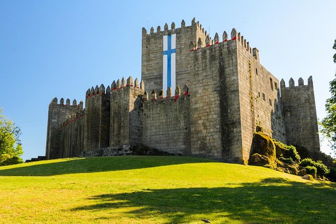 Minho Tour Private (Braga and Guimarães) Full Day - Guimarães Castle and the Church of São Miguel do Castelo