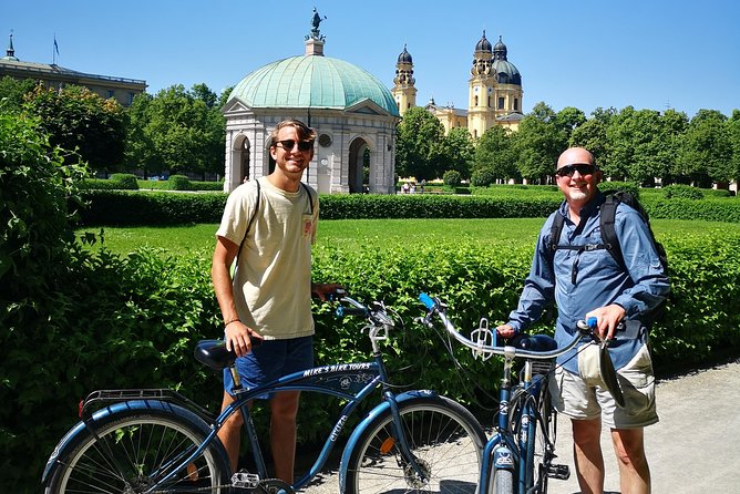 Mini Classic Bike Tour incl. Beer Garden Stop @ 4pm - The Hofbräuhaus and Its Legendary Beer Hall