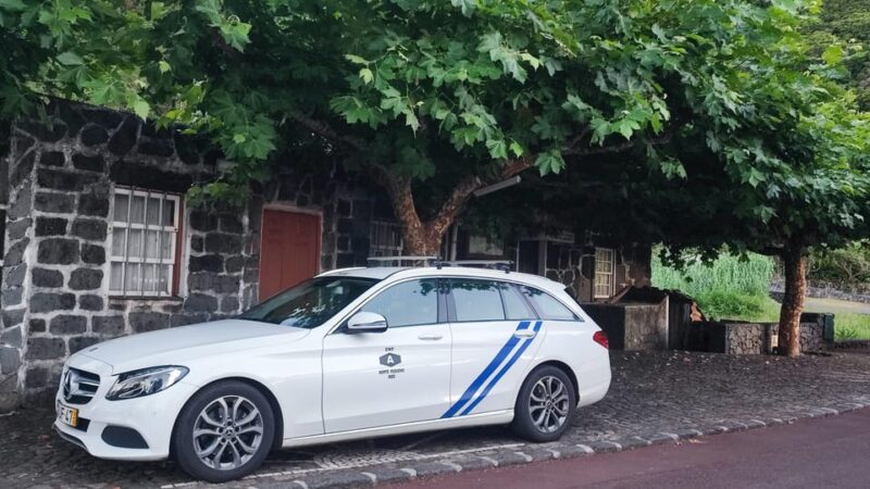 Mini Tour-Trail PR02 São Jorge - Serra Topo - Fajã dos Vimes - Refreshing Break at Fonte de Água Azeda