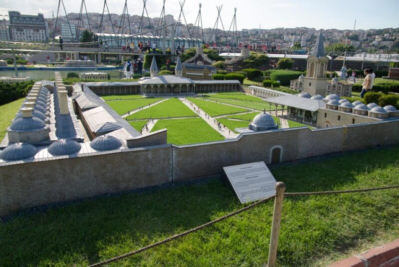 Miniatürk Istanbul Private Guided Tour & Optional Transfers - Transportation Options and Choosing the Right Package