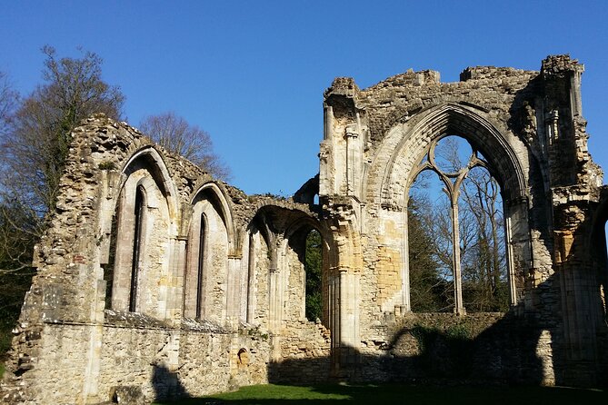 Minibus from Heathrow Airport to Southampton via Netley Abbey - Booking and Flexibility