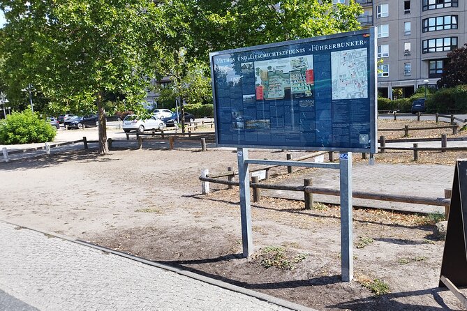 Minivan Driver and Guide (DIN15565) Tailor Made Berlin Highlights - The Brandenburg Gate: A Symbol of Unity