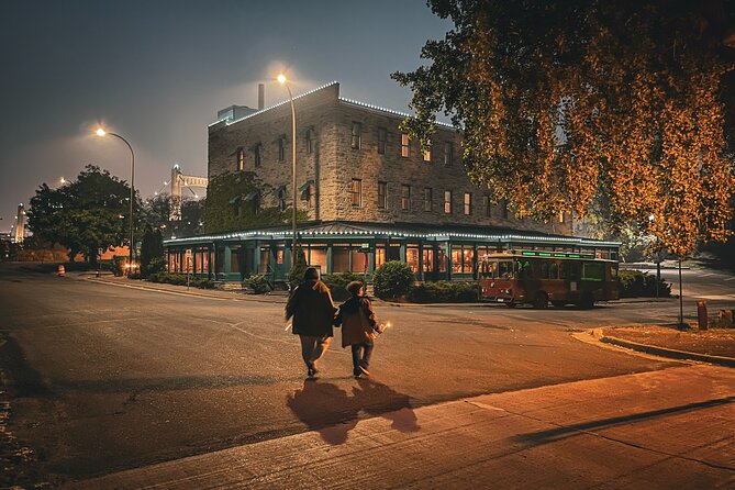 Minneapolis Candlelight Ghost Trolley Tour - Accessibility and Group Size