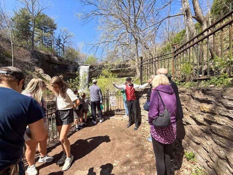 Minneapolis: Minnehaha Falls Trolley Ride - Discover Minneapolis on a Guided Minnehaha Falls Trolley Ride