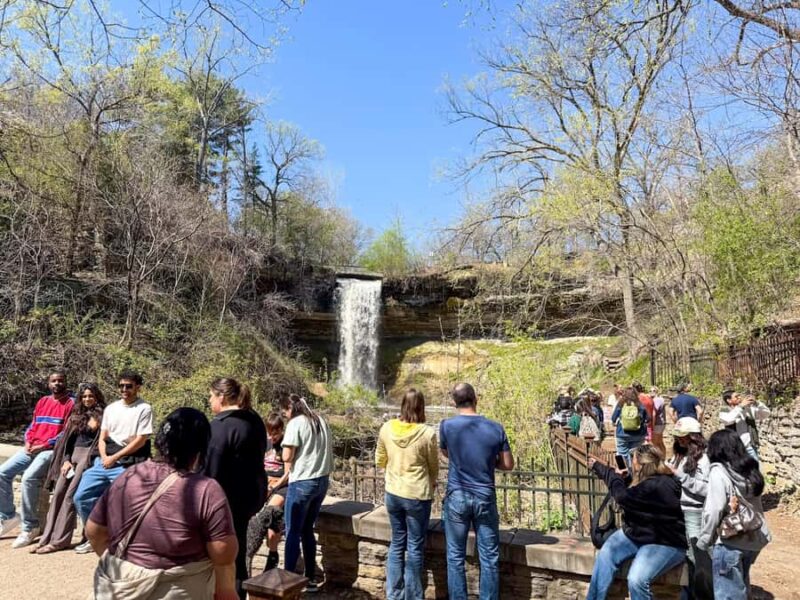 Minneapolis: Minnehaha Falls Trolley Ride - From the Neighborhoods to the Natural Wonder