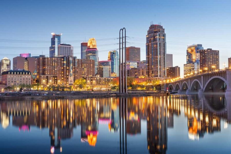 Minneapolis: North Loop Food Tour with 6 Local Tastings - Starting Point at Graze Food Hall and Neighborhood Introduction