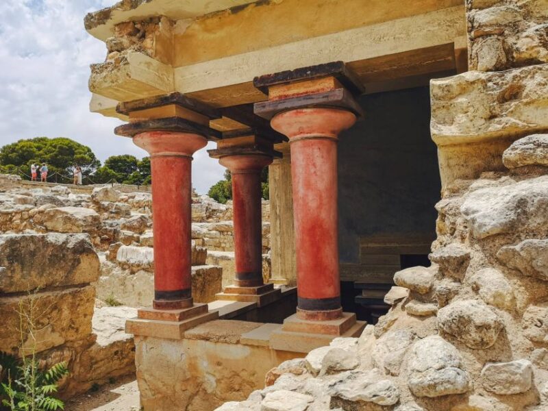 Minoan Path: Knossos Palace, Winery Visit, Lunch at Archanes - Exploring Ano Archanes: The Village of Old Houses and Royal Visitors