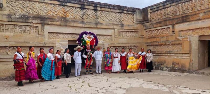 Mitla: Bike Tour to the Archaeological Zone and Caves with Rock Art - Return Journey with Options for Biking or Van