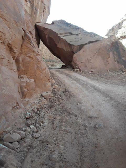 Moab: 3-Hour Scenic 4x4 Off-Road Adventure - The Role of the Professional Local Guides