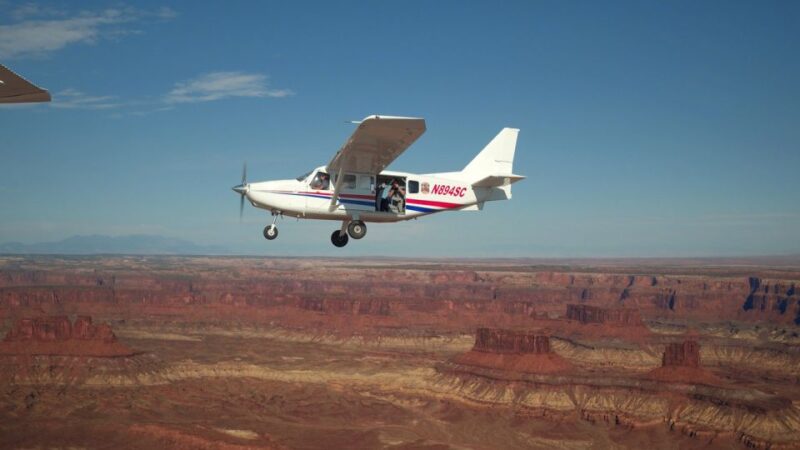 Moab: Arches National Park Airplane Tour - The Experience of the Pilot and the Flight Safety