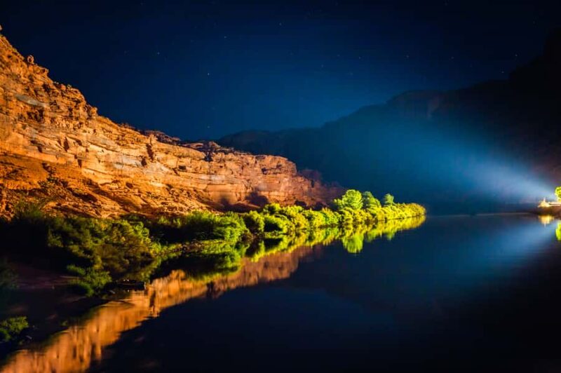 Moab: Colorado River Dinner Cruise with Music and Light Show - The Spectacular Sound and Light Show on Canyon Walls