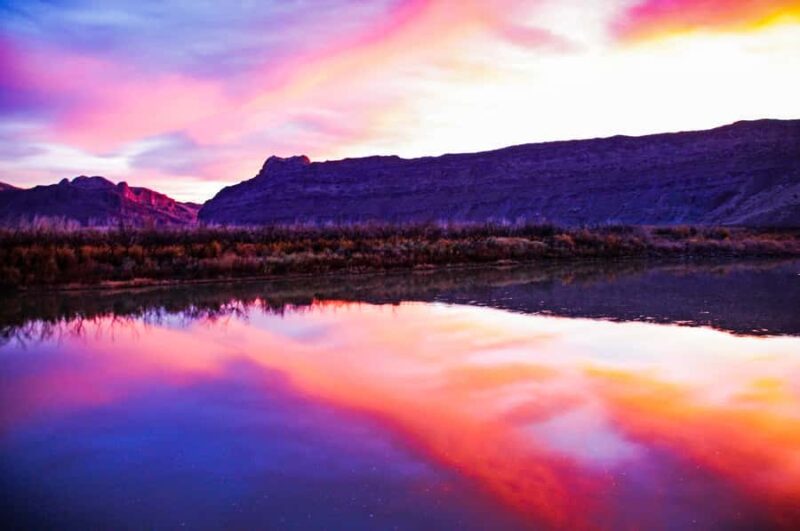Moab: Colorado River Dinner Cruise with Music and Light Show - Frequently Asked Questions
