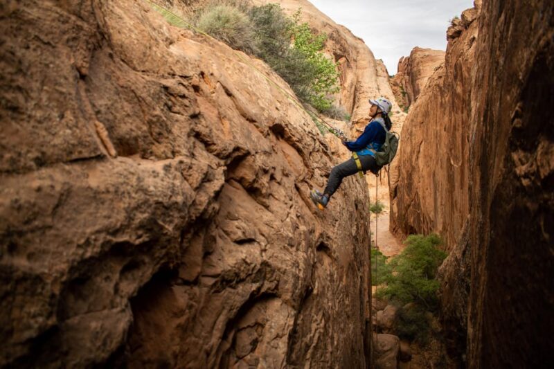 Moab: Ephedra's Grotto Half-Day Canyoneering - Suitability for Beginners and Moderate Fitness Levels