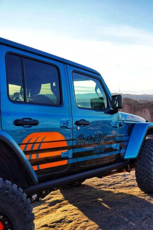 Moab: Off-Road Hell's Revenge Trail Private Jeep Tour - Accessibility and Physical Expectations