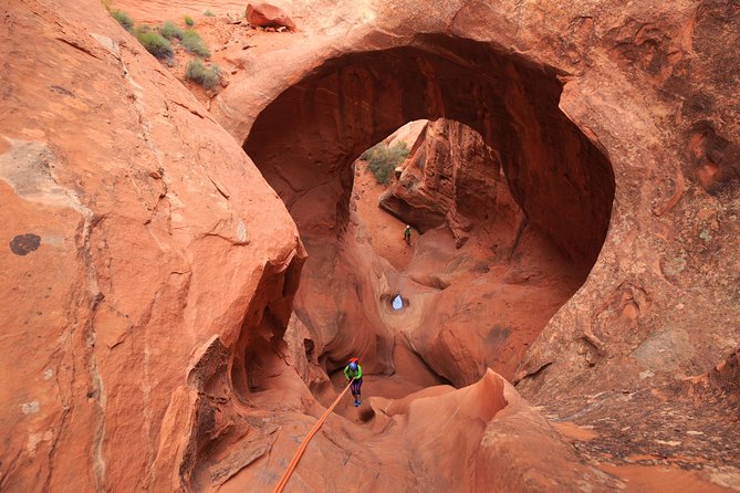 Moab Robber's Roost Canyoneering Adventure - Discover the Moab Robbers Roost Canyoneering Adventure for an 8-hour outdoor experience