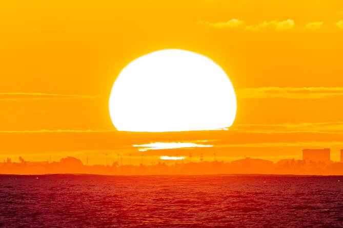 Moanas Sunset Cocktail Sail Along Oahu's Waikiki Coast - Weather Considerations and Seasickness Tips