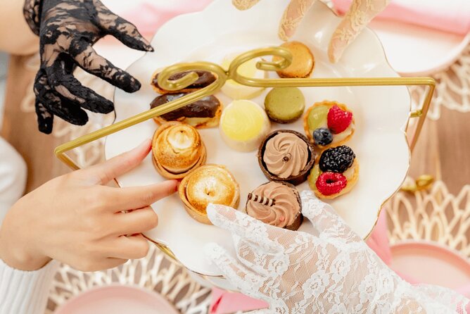 Mobile Tea Room Experience in New York - Food and Beverage Quality: A Mixed Experience