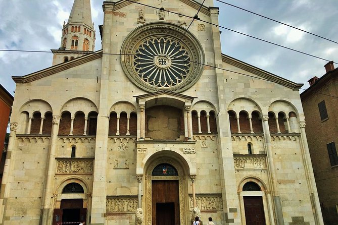 Modena Private Walking Tour - Learning About Modena’s Famous Residents