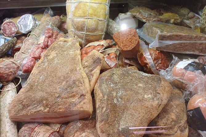 Modena walking food tour with a local - The Experience with a Local Guide: Knowledge and Storytelling