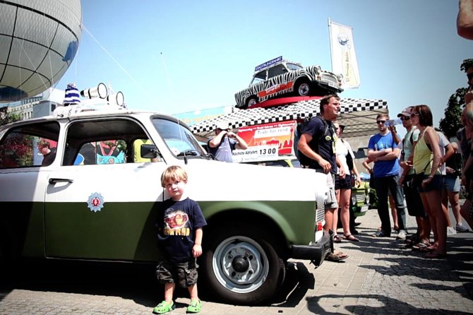 Modern Berlin Private Walking Tour: Diverse, Vibrant and Exciting German Capital - Explore Berlin’s Off-the-Beaten-Path Neighborhoods for a Deeper City Experience