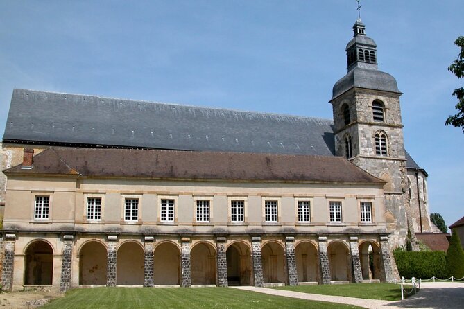 Moet et Chandon Pressoria Champagne Small Group from Paris - Learning Champagne History at Pressoria Museum in Ay
