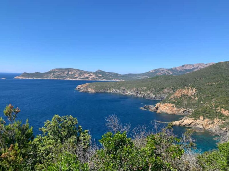 Moitié Terre, Moitié Mer - Highland Peaks and Panoramic Ridge Walks