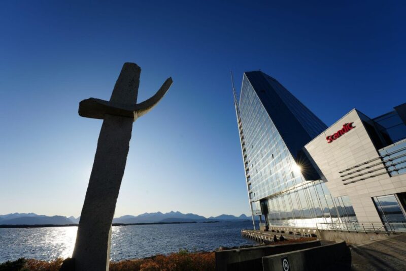 Molde: Atlantic Ocean Road and Tour of Bud Fishing Village - The Varden Viewpoint: Panoramic Norway