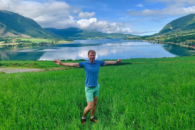 Molde - Atlantic Road Private Sightseeing tour - Molde Town Hall and the Legend of Rosa Maiden