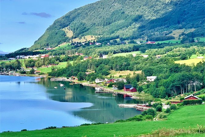 Molde - Atlantic Road Private Sightseeing tour - Varden Viewpoint: Panoramic Views of Molde