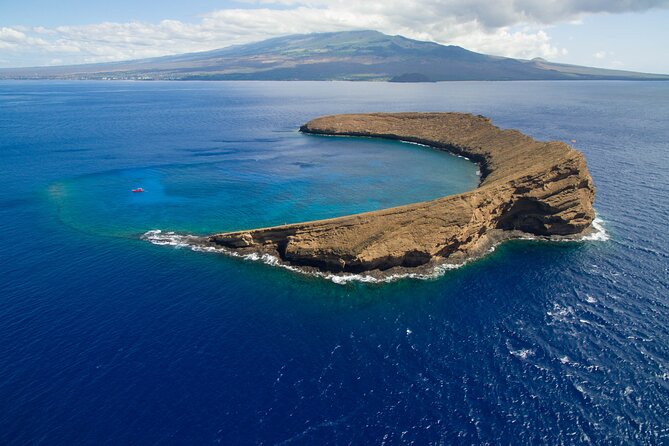 Molokini Crater and South Maui Coast Adventure from Kihei - Lava Flows and Spinner Dolphins at La Perouse Bay