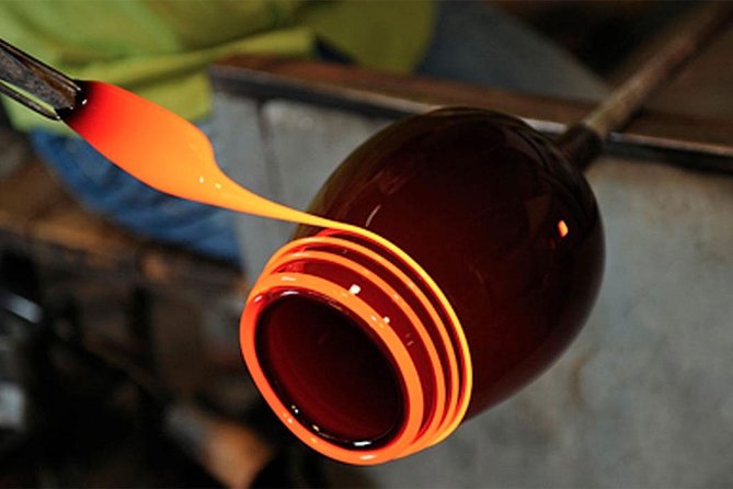 Molten glass magic - Glassblowing class - PRIVATE - Accessibility and Practical Details