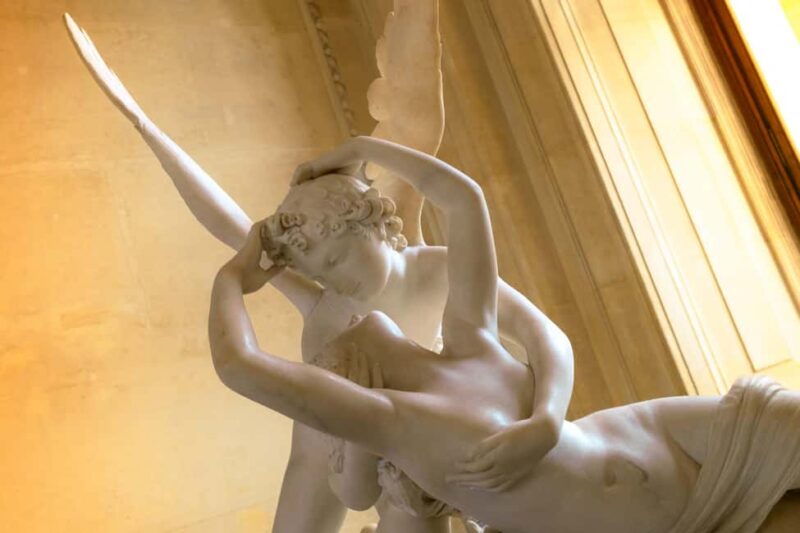 Mona Lisa & Treasures: 6-people Max Louvre Experience - Discover the Intimacy and Personal Touch of the Louvre