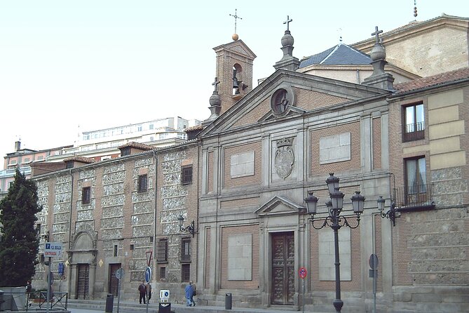 Monastery Royal Barefoot Visit with entrance without waiting for queues - Logistics, Cost, and Booking Advice