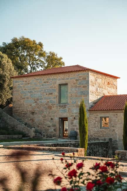 Monção: Quinta da Torre Wine Tasting with Regional Snacks - Quinta da Torre: A Historic Estate in Monção